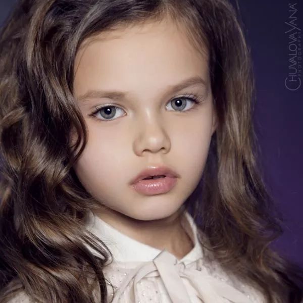 pentovich shirley temple anastasia mackenzie foy 她们大多是童星