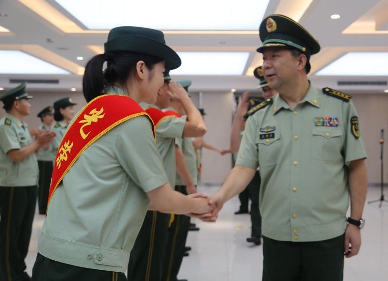 河南边防总队隆重举行2018年度转业干部退役仪式