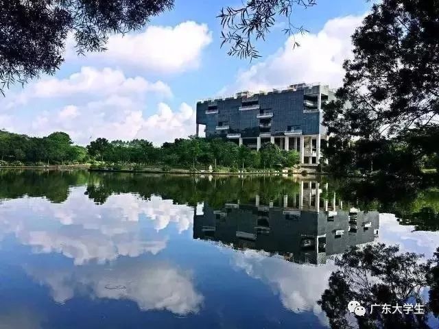 肇庆学院-行知湖&翰墨池13.广州大学-一塔湖图12.