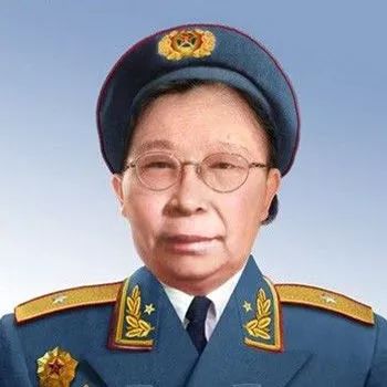 她是新中国第一位女将军,曾假扮新娘奇袭团防局