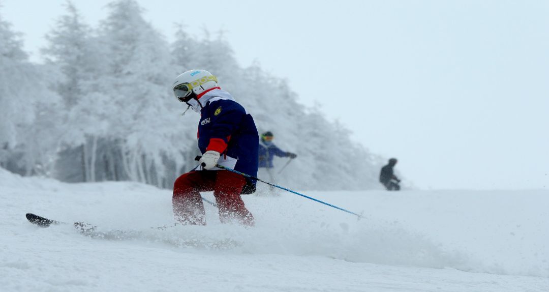 滑雪人口_哈尔滨 亚布力 雪乡 长白山7日5晚跟团游 长白山免费升级一晚五星温(3)