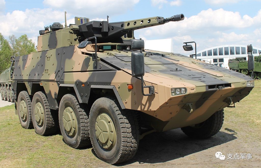 立陶宛开始测试"拳击手"步兵战车