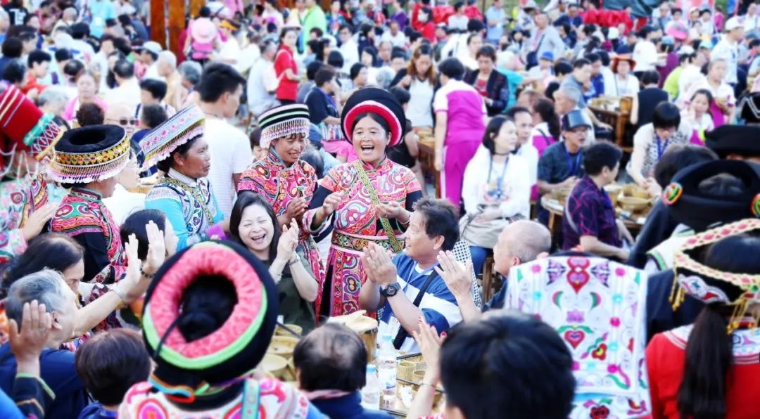 中国凉都·六盘水消夏文化节"彝博会"专场 文艺演出 彝族祭祖大典展示