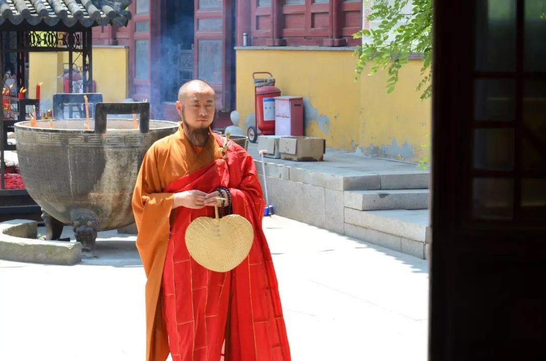 永兴资讯无锡永兴寺觉宏大和尚三年闭关圆满为爱慈善继行