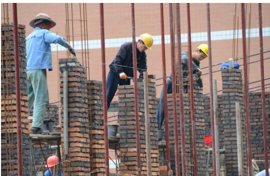 香港建筑工人日薪有多少?有的人看完后说,他想