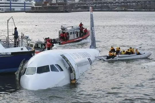 飞机空中停车怎么办