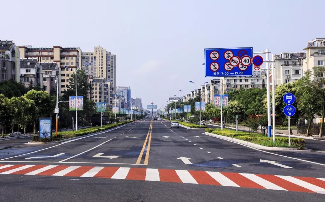 金湖的道路更宽阔,城市面貌大变样!