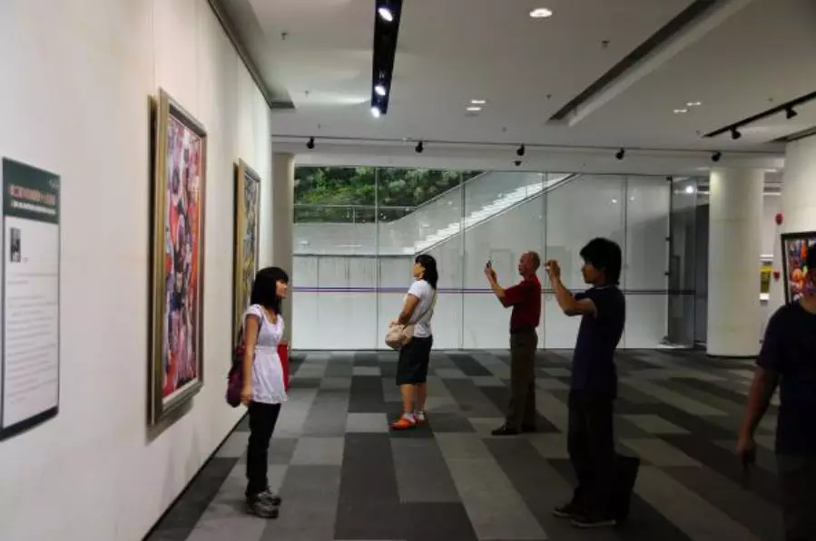 艺展中国本期专访于佳薇油画作品展深圳展区