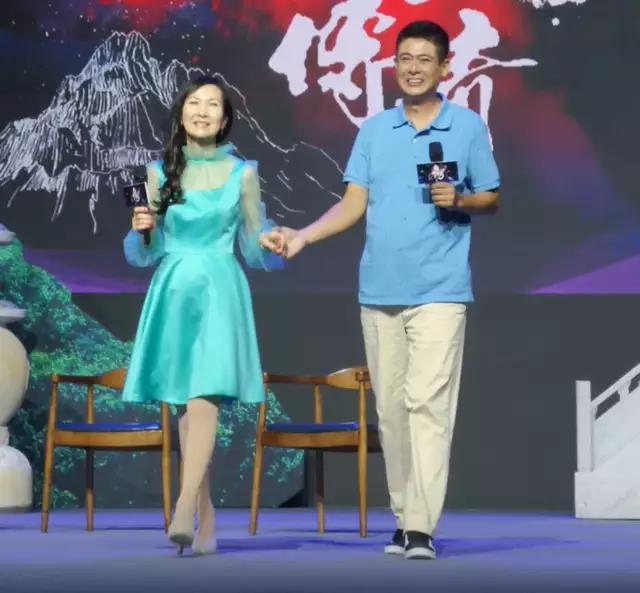 比如,赵雅芝怀念"法海"乾德门,比如"小青"陈美琪与"张公子"李秉桦相会