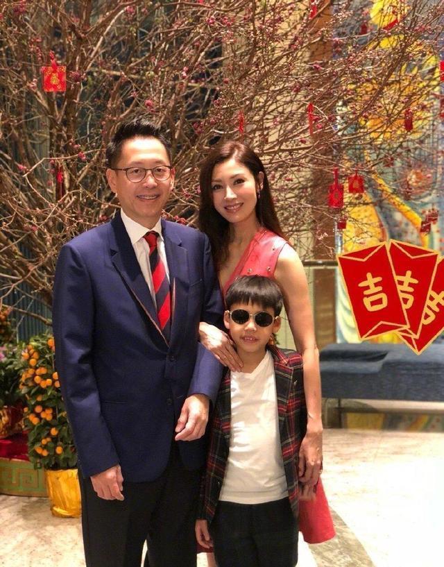 李嘉明没有李嘉欣的颜却有阔太命!当小三挤走原配嫁10