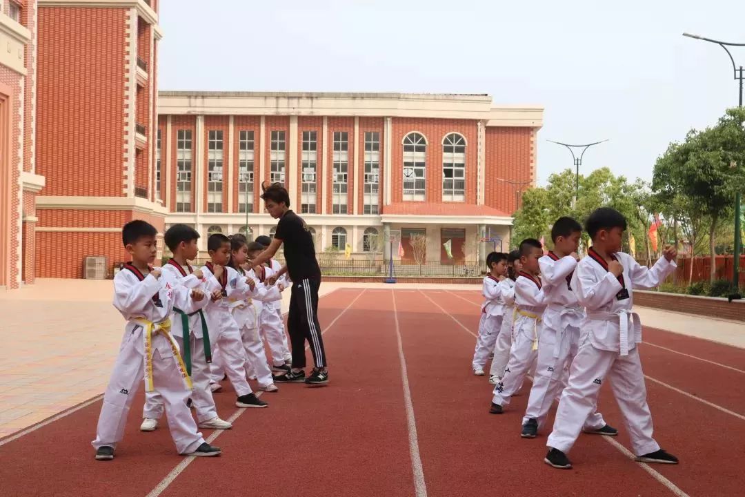 泉州市惠安广海小学2018年秋季招收四年级品学兼优学生的公告