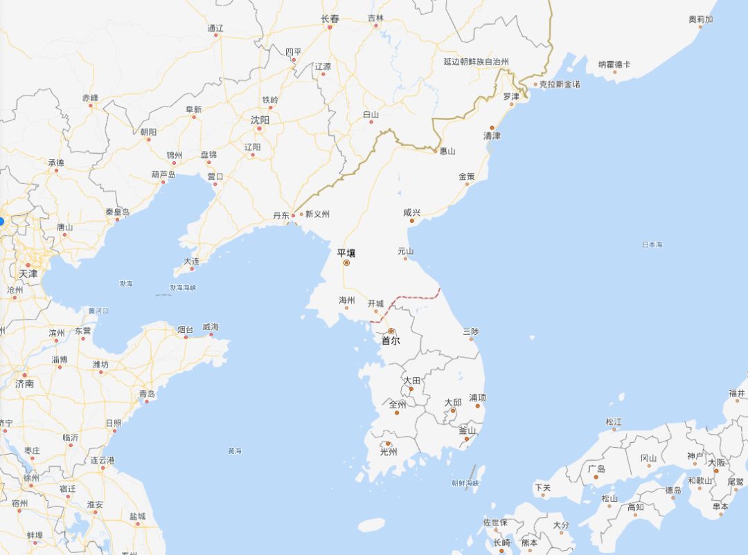 北边隔鸭绿江和图们江(韩称"豆满江"),与中国,俄罗斯邻接,但目前仅图片