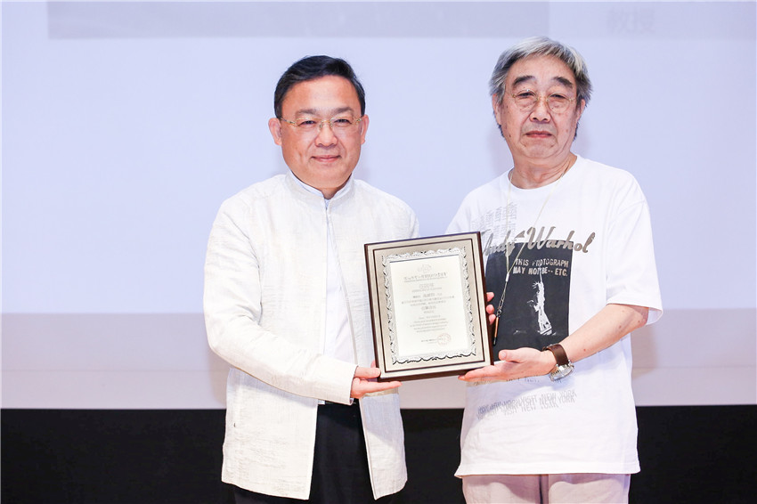 深圳市设计之都推广办公室主任 韩望喜为名誉会长 吴家骅授牌第二届