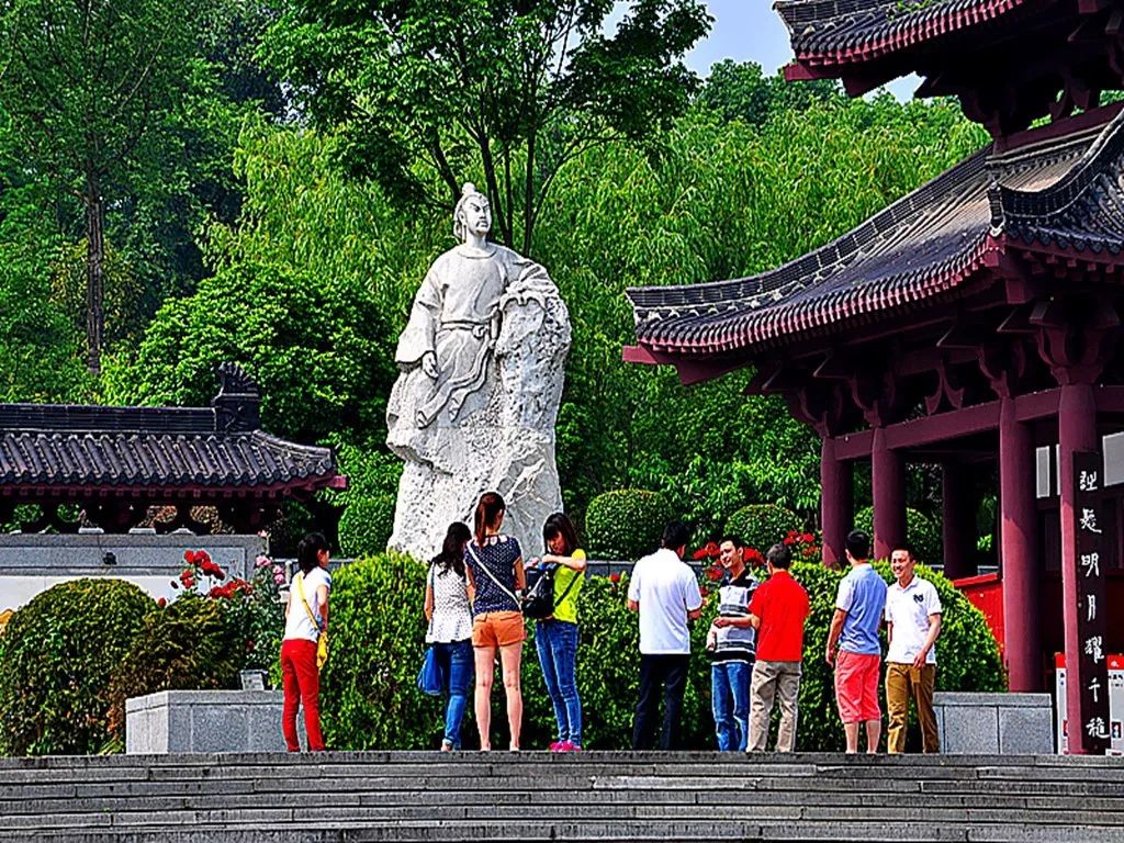 8月10日出发李白故里清凉避暑九皇山体验羌族风情旅游为一体的风景区