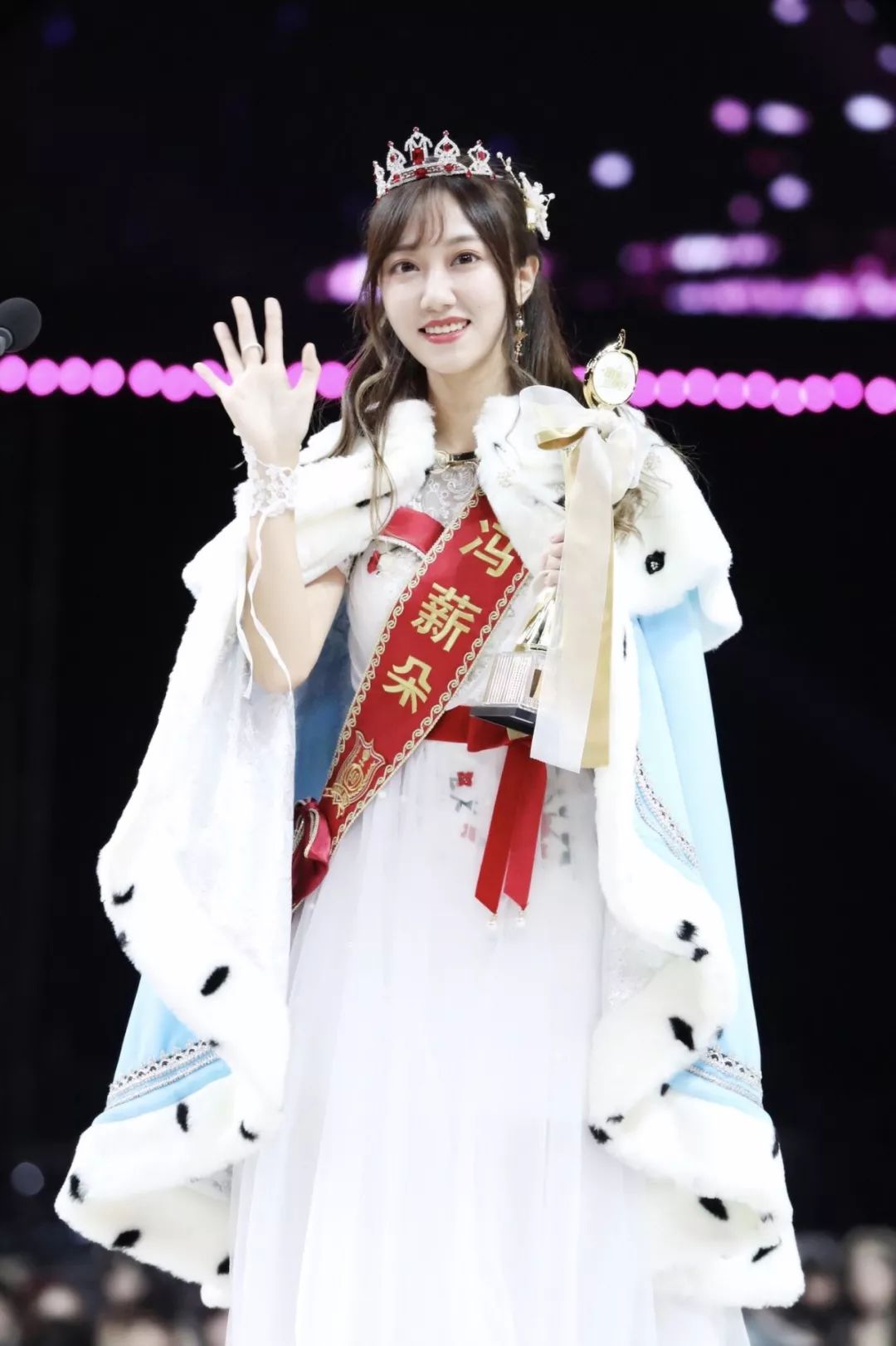 snh48五选落幕,还记得去年被指"口出狂言"的李艺彤吗?