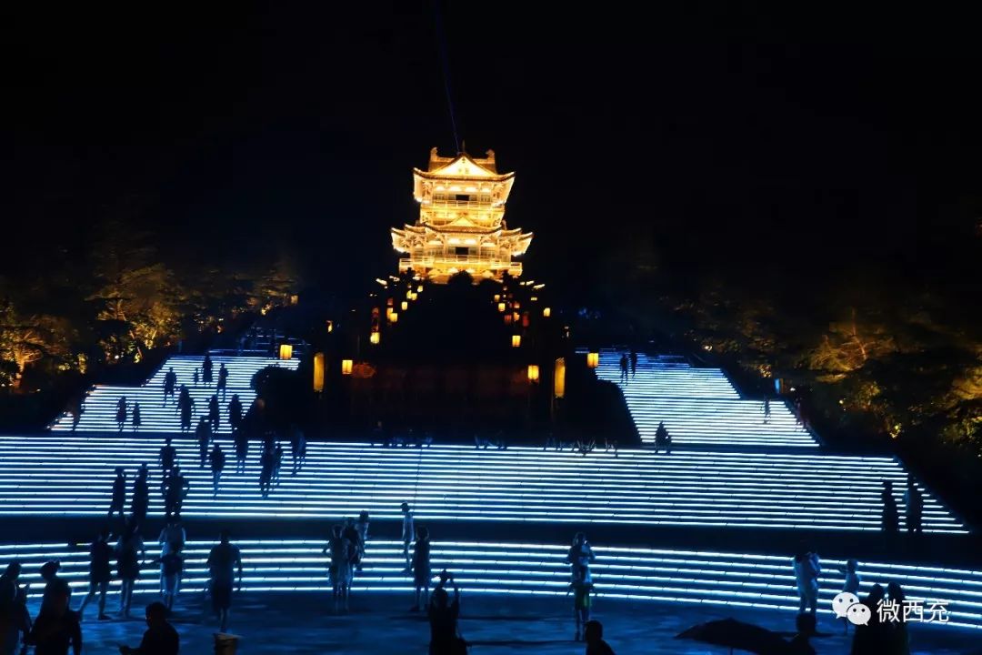 一组高清夜景大图西充莲花湖简直美呆