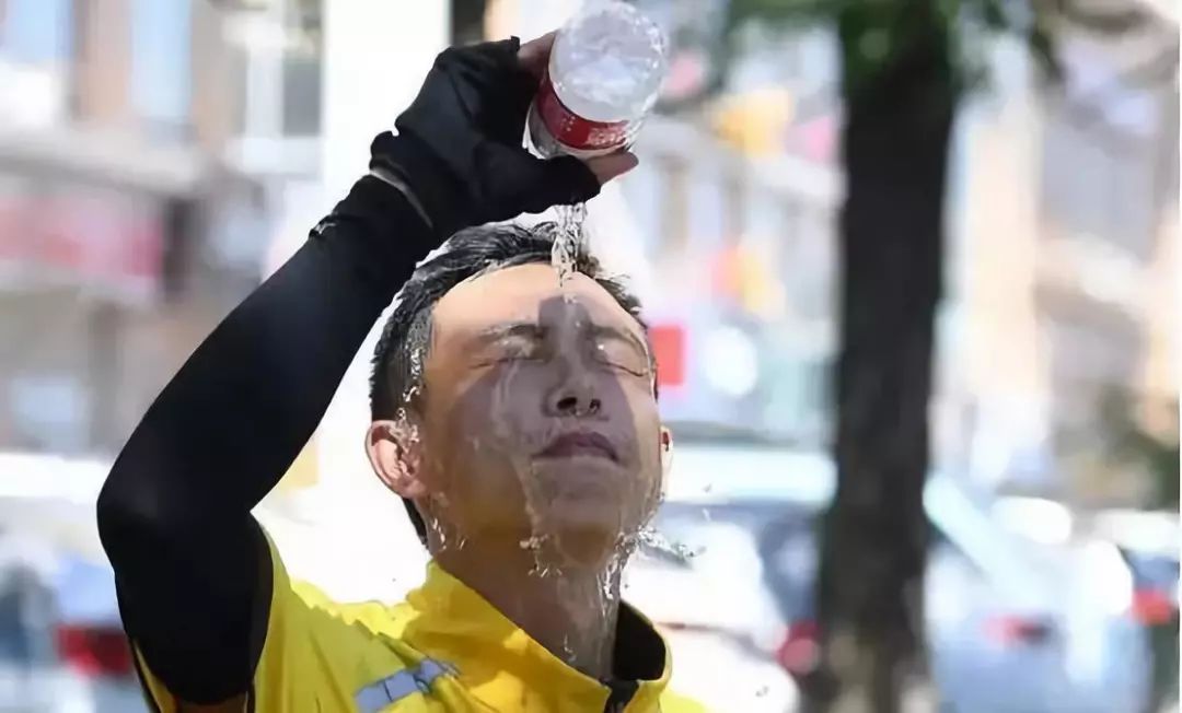 免费喝!齐鲁频道"爱心冰柜"致敬酷暑劳动者