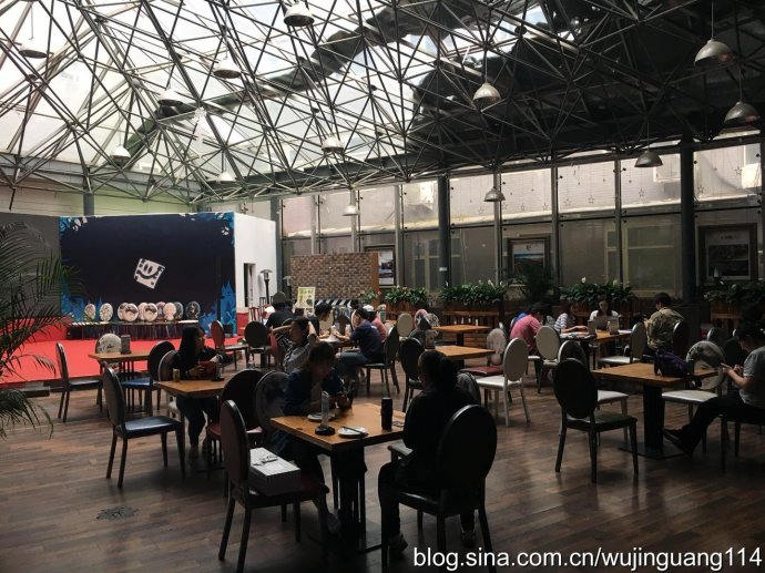 北京电影学院充满明星元素的餐厅(图)