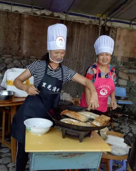 泰顺光婆饼文化旅游节来了好多人现场极热闹