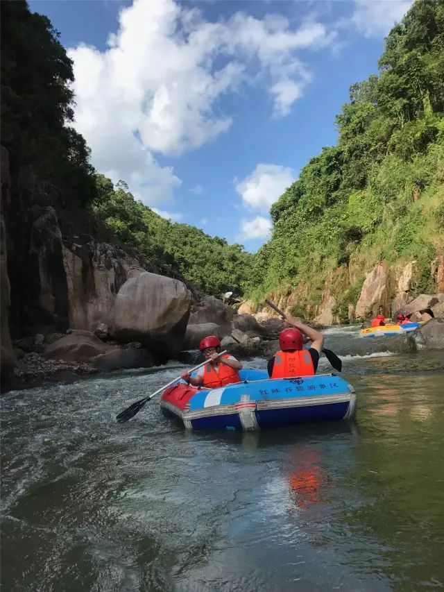 攻略感受夏日速度与激情五指山红峡谷漂流记