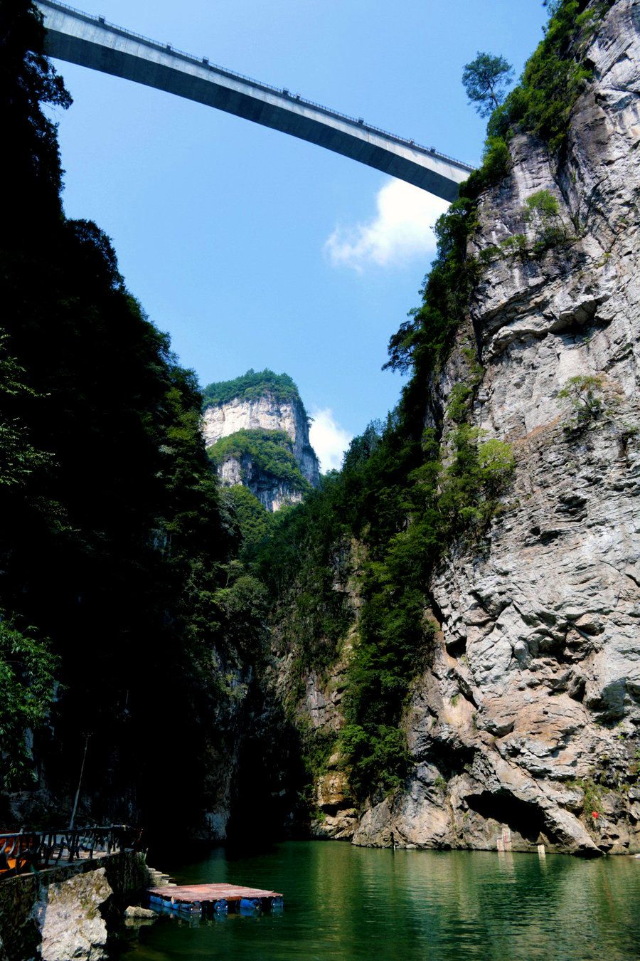 【游河池六甲小三峡】 河池小三峡风景区位于河池市金城江区西北部23