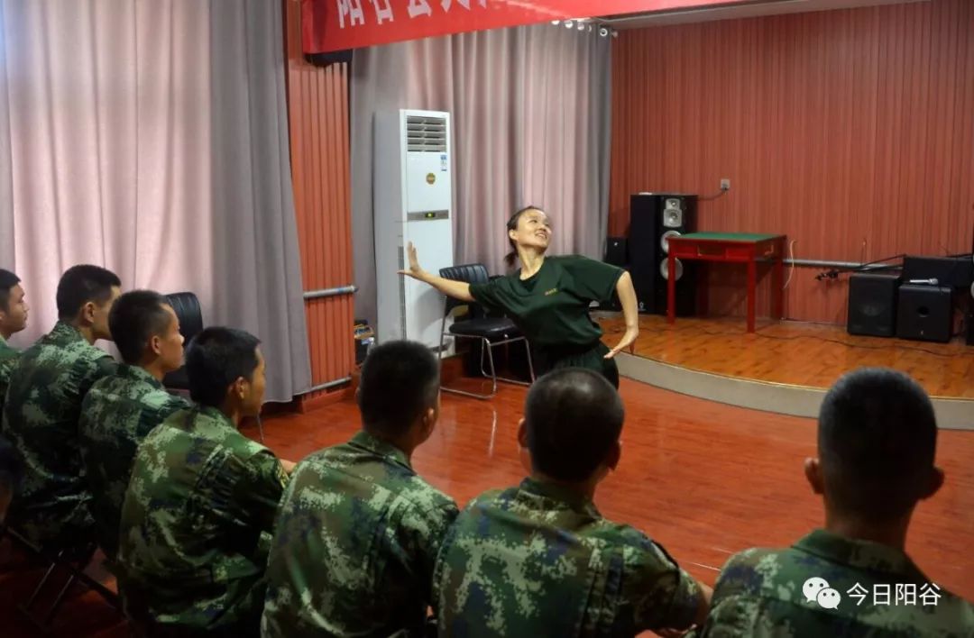 【向军人致敬】阳谷县文广新局演出小分队走进阳谷消防中队,武警中队