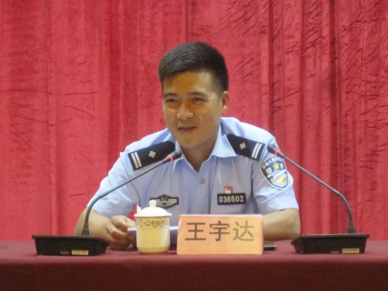 动员大会还邀请了县运管局客运安全科副科长卢洪欣,瓯北交警中队队长