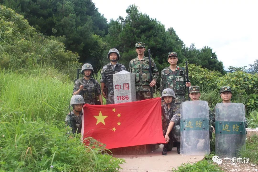 宁明县北山边防派出所组织开展铭记军旅路奋楫新航程主题党日活动