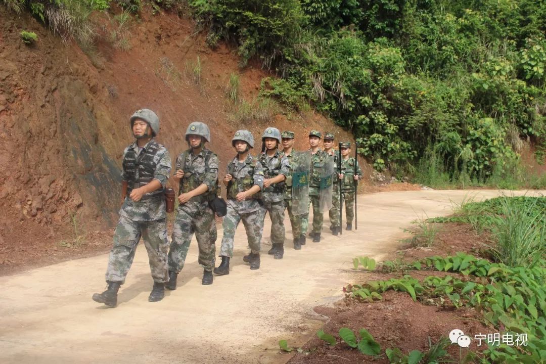 宁明县北山边防派出所组织开展铭记军旅路奋楫新航程主题党日活动