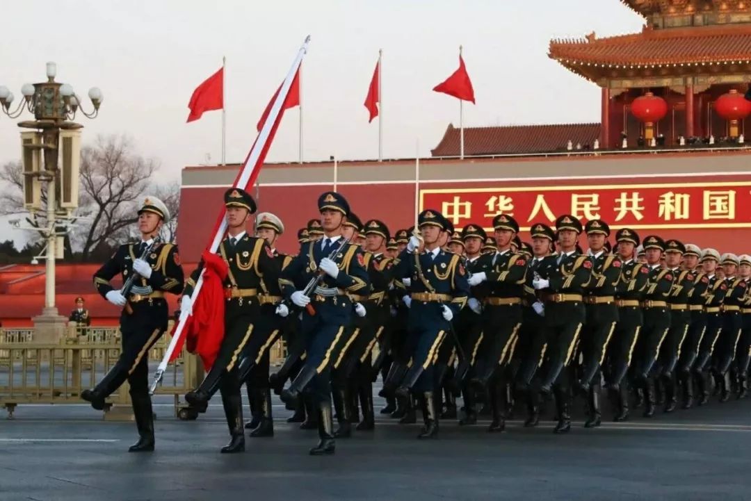 今天,中国人民解放军建军91周年,他么的节日,向坚守与奉献的中国军人