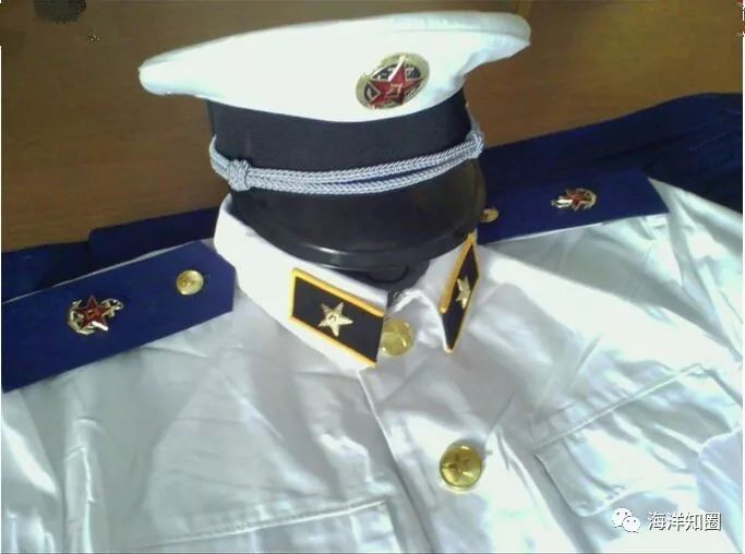 曾经穿过的军装戴过的帽徽领章海军版