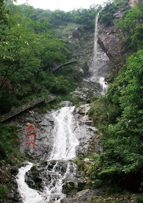 距离休宁县龙田乡超级近,这个避暑圣地美成仙境,隔着