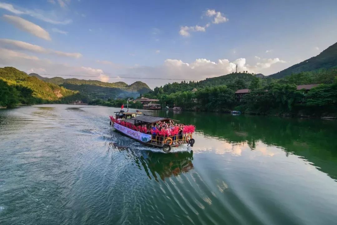 福利来了连州地下河湟川三峡免费游玩赶紧约约约