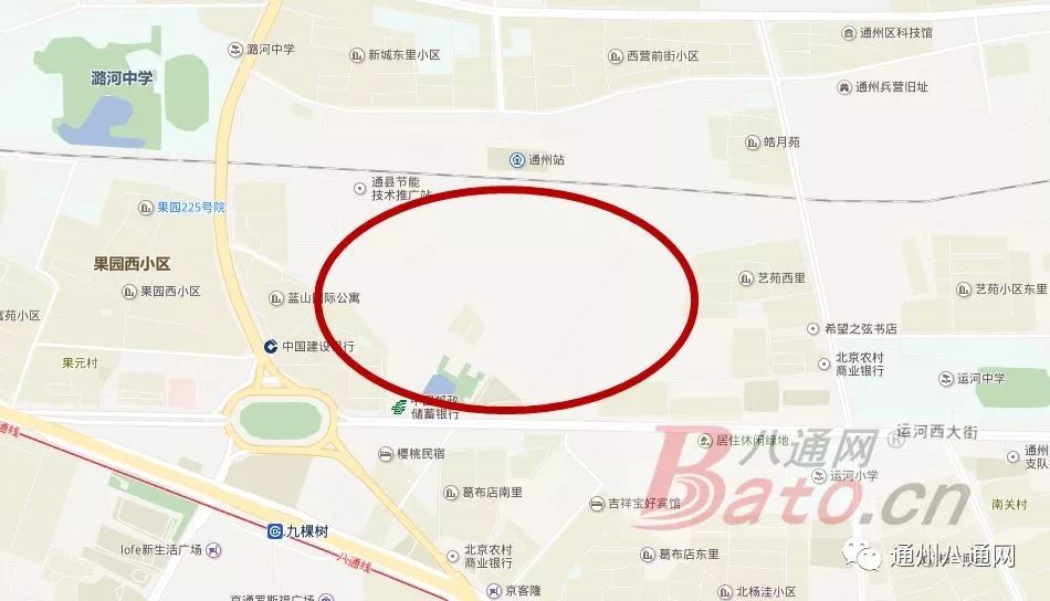 果园环岛东南侧 该平房宿舍区位于果园环岛东南侧漫春园旁,九棵树