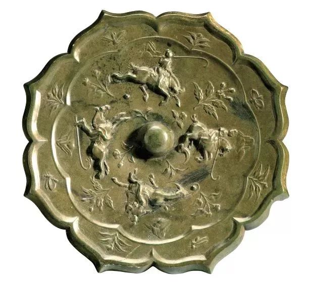 唐代打马球纹铜镜,扬州博物馆藏