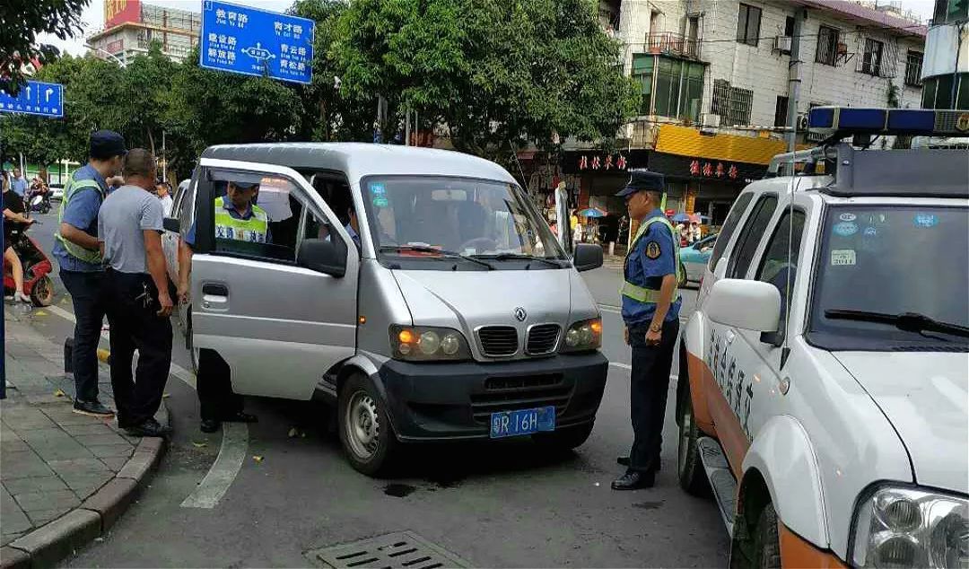 关注佛冈向非法营运宣战已查扣车辆23辆