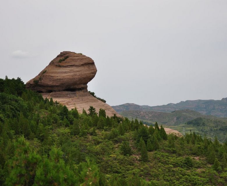 也没有什么景点 就是有个垂直的棒槌山 和旁边的蛤蟆石而已 也没啥