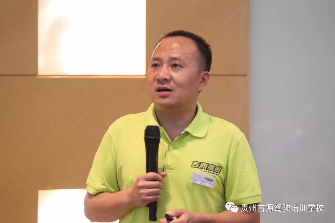 在座谈会上,吉源实业总经理龙红阳以视频和图片的形式,从"梦想,行动