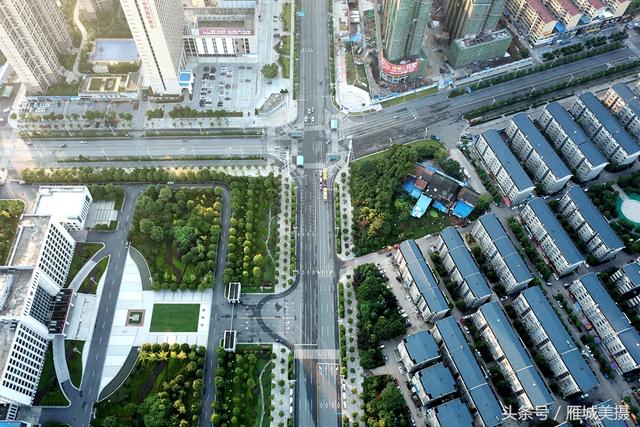 航拍衡阳:日新月异的船山西路,三条城市主干道横穿其间