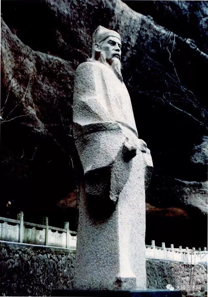 《南宋文学家哲学家陈亮》高300cm 花岗岩 1993年立于浙江永康《滑轮