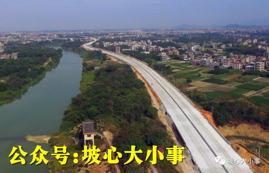 水公路,三茂铁路,潘州大道等网路穿镇而过,还设有沈海高速茂名出入口