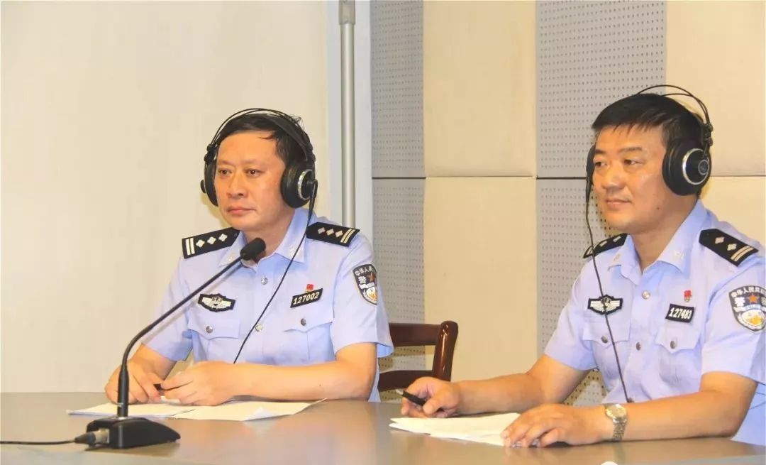 7月27日,泰兴市公安局主要负责人一行走进泰兴市广播电视台《12345