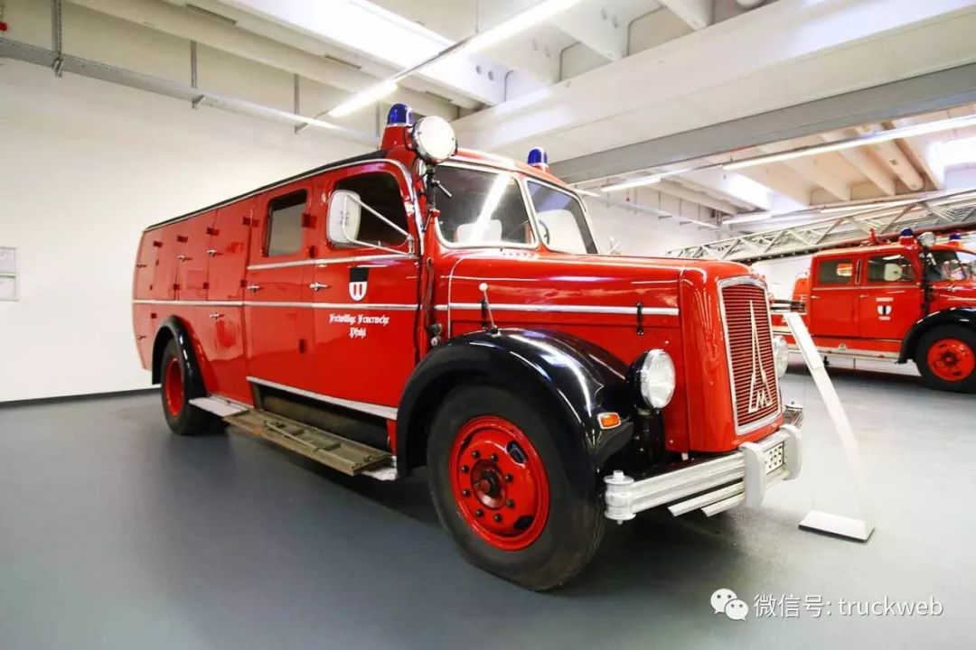 经典车型看不够德国乌尔姆参观马基路斯消防车博物馆
