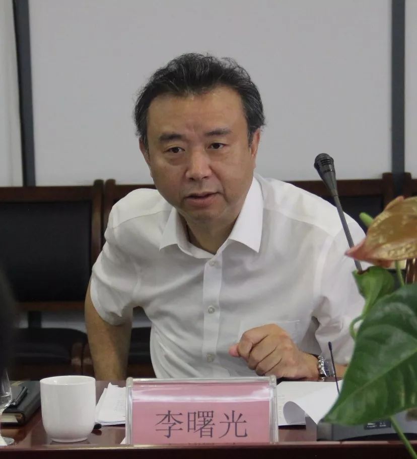 五粮液集团公司党委书记董事长李曙光同志莅临永不分梨公司视察指导