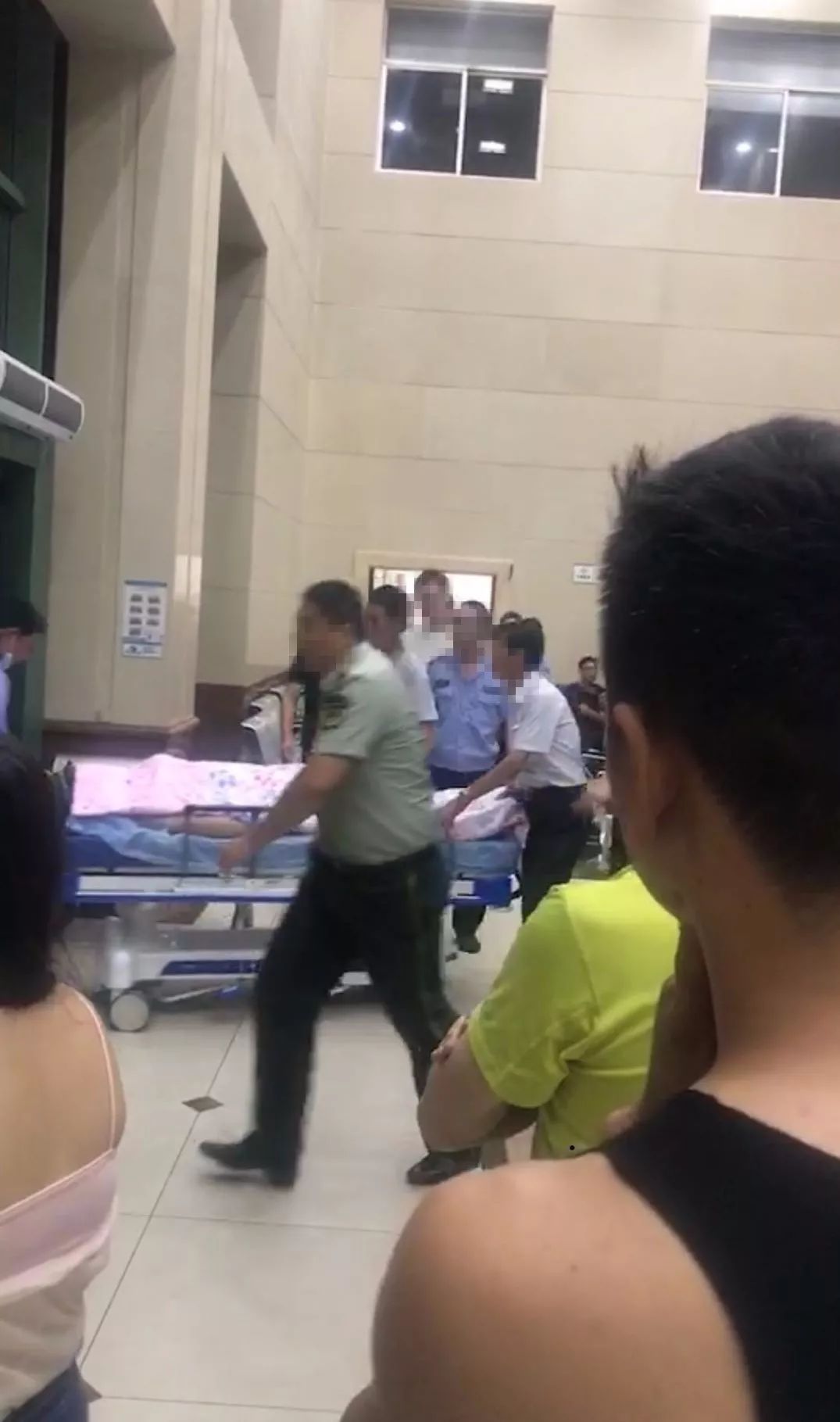 视频浙江抖音网红疑出轨被前男友割喉身亡