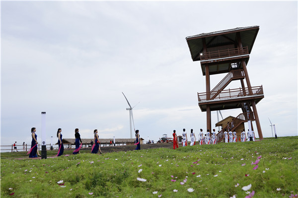 贵州龙里油画大草原景区全面迎客 13大项目等你来体验