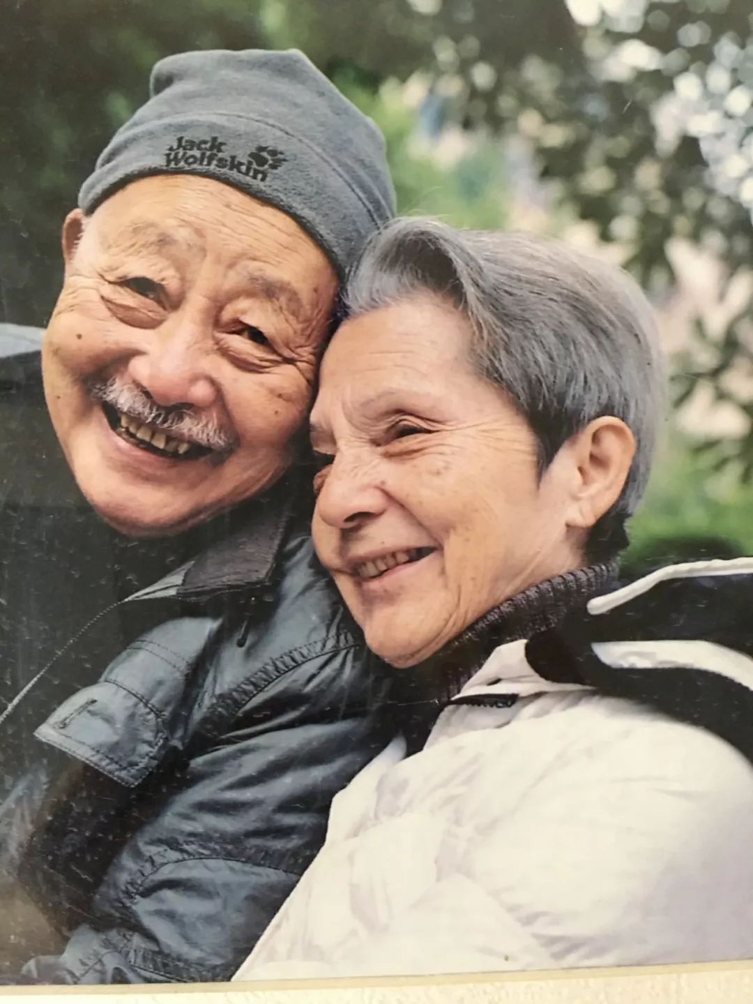 91岁老人给88岁妻子网购衣服做生日礼物_凤凰网视频_凤凰网