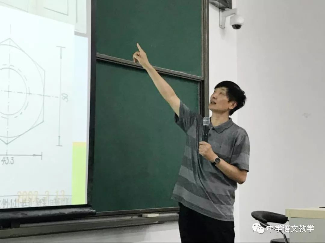 张思明,数学特级教师,北京大学附属中学副校长,享受国务院特殊津贴.