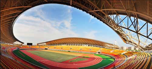 b体育sports灏元发明专利【全塑型自结纹】助力十三届湖南省运会共迎盛事。