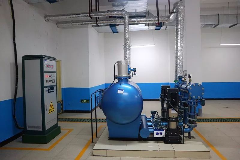 小区无负压加压泵房是用于服务小区4层以上业主生活用水的地方,我们